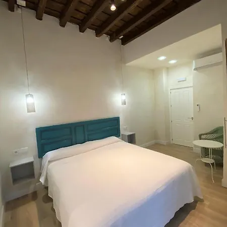 Apartamentos Santa Cruz, Centro Seville Exterior photo